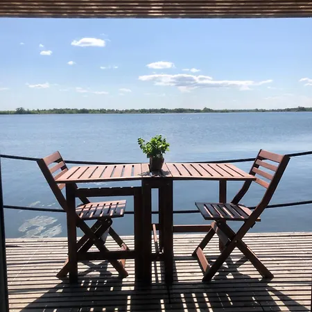 Waterfront Loft *